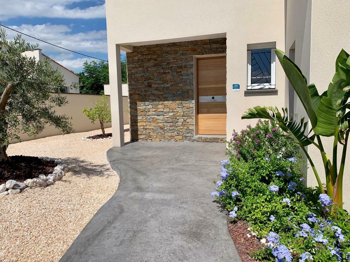 Les Villas Black&White Palau-del-Vidre Exterior photo